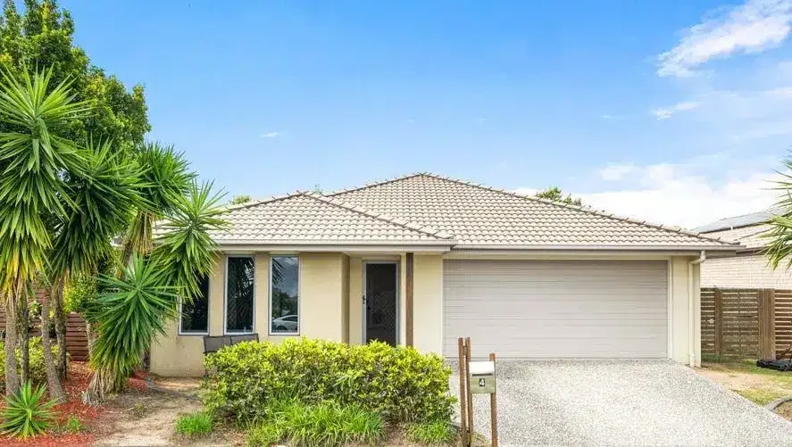 Luis i 4 swanston crescent narangba qld 4504