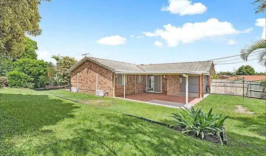 Moulay and cindy 3 tamara place deception bay qld 4508