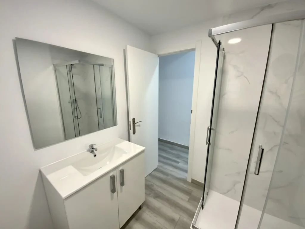 Avinguda de la verge 38, 3º baño